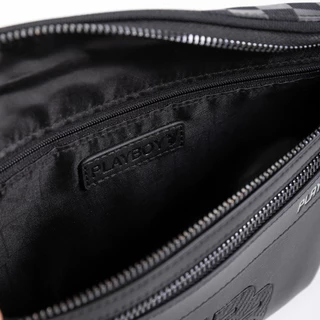 Playboy รุ่นMetro Men's Chest bag กระเป๋าคาดอกคาดเอวผู้ชาย รหัส ST-B251PBM304-BK ดีไซน์สกรีนยาง Logo สีCarbon Black