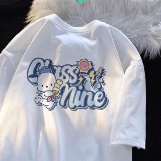 ใหม่ เสื้อยืดแขนสั้นลําลอง พิมพ์ลายการ์ตูนตัวอักษร Pachacco น่ารัก ทรงหลวม สไตล์ญี่ปุ่น ฮาราจูกุ แฟชั่นฤดูร้อน สําหรับผู้ชาย และผู้หญิง 2023