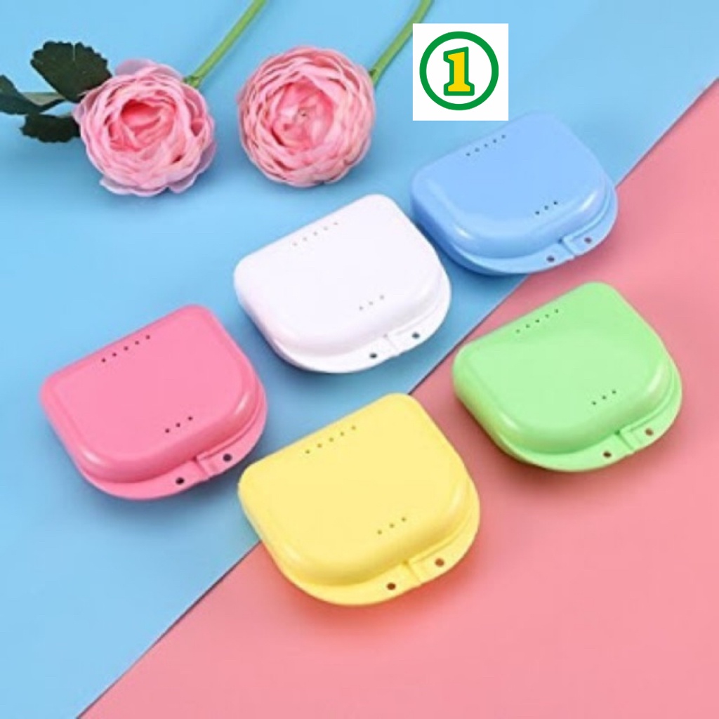 กล่องรีเทนเนอร์ 5 สี ใหญ่ กลาง สีพาสเทล มีรูระบายอากาศ เก็บปลายทาง