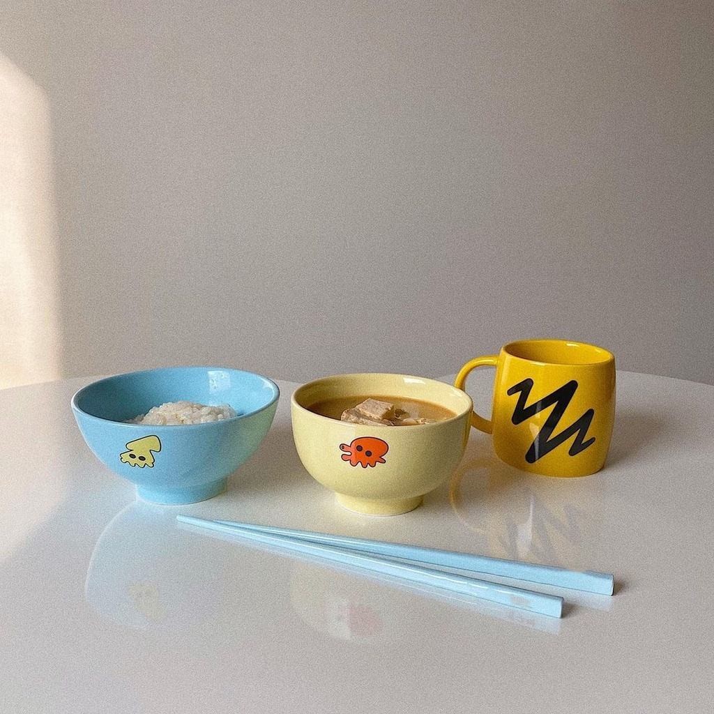 การ์ตูนเครยอนชินจังสไตล์เดียวกันบนโต๊ะอาหารกล่องของขวัญชุดนิเมชั่นชามเซรามิกแก้วจานตะเกียบของขวัญน่ - รูปที่ 2