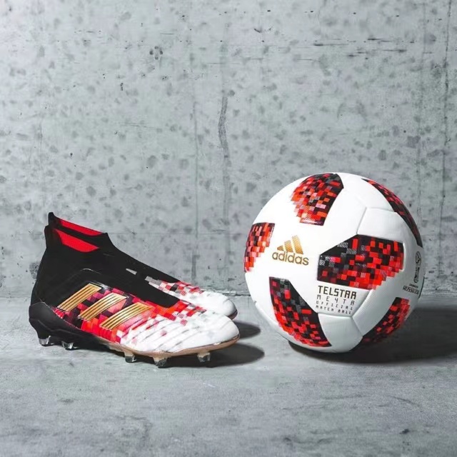【Malaysia In STOCK】Adidas Predator 18+ Soccer Shoes Outdoor Sports Shoes Men Football Boots