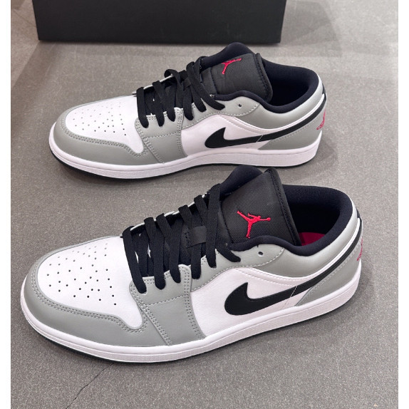 ของแท้ 100 % Nike Air Jordan 1 Low Light Smoke Grey สีเทา รองเท้า light
