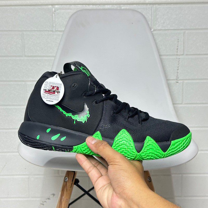 Halloween best sale kyrie 4s