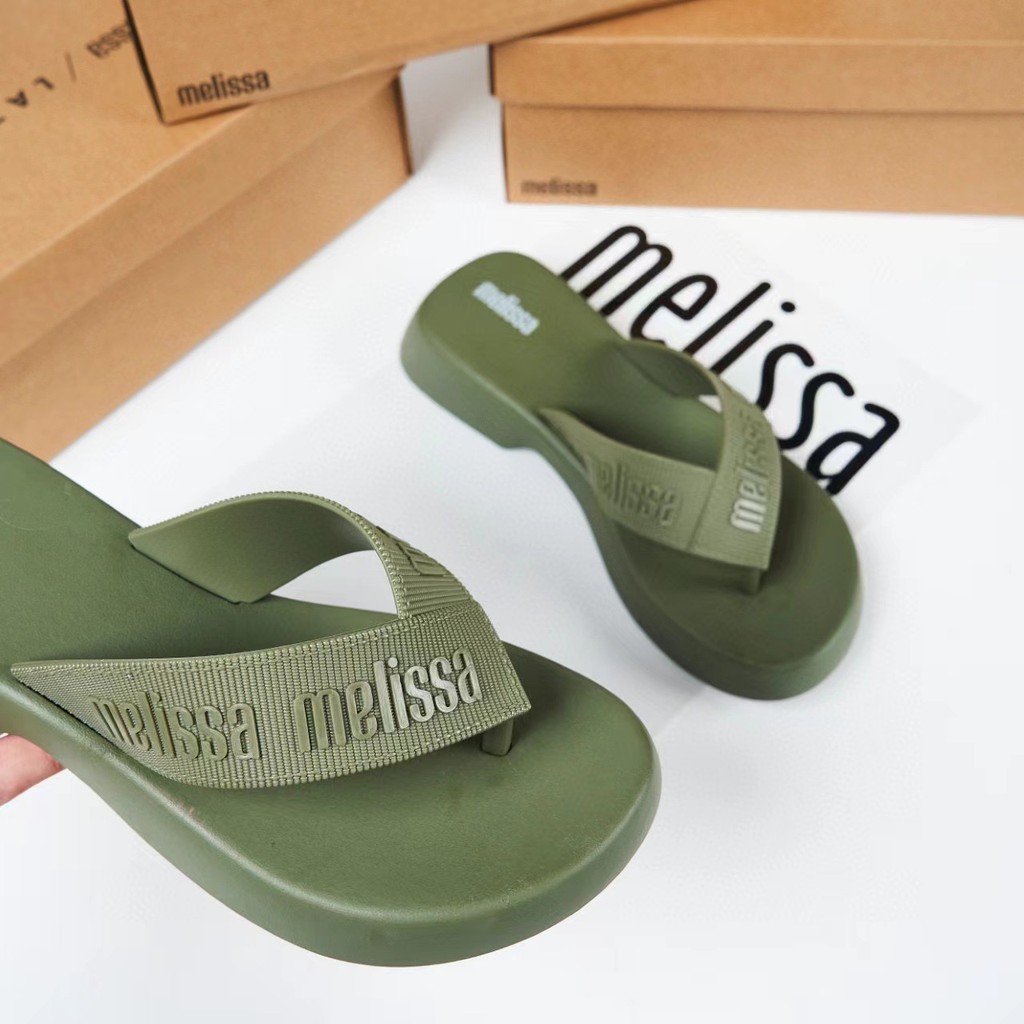 [สต๊อกพร้อม]รองเท้าเจลลี่สไตล์ใหม่หนาSoled Flip-flopsรองเท้าชายหาดลิ่มผู้หญิง