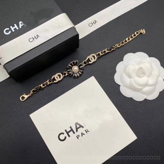 Top-quality Double C Brand Black Gold Le Rouge Perfecto Small Daisy Clavicle Bracelet Female New Retro Fashion Elegance Socialite Exquisite Y2K Sweet and Cool Style Elegance Z5AM