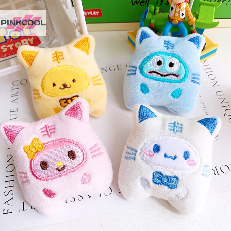 Pinkcool เข็มกลัด รูปตุ๊กตา ผ้ากํามะหยี่ขนนิ่ม เครื่องประดับ สําหรับตกแต่งกระเป๋า Diy ของขวัญคริสต์มาส ขายดี