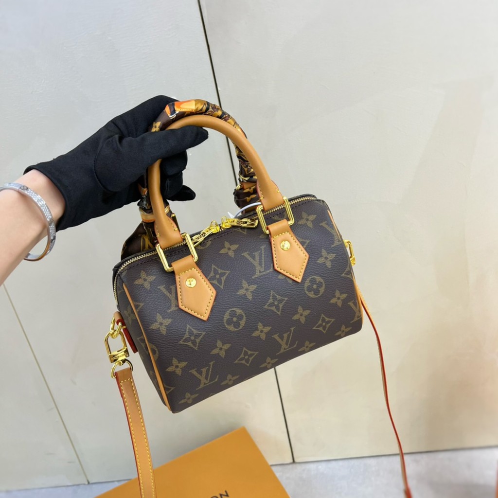 Lv กระเป๋าทรงหมอน speedy20 ใหม่ (21045)