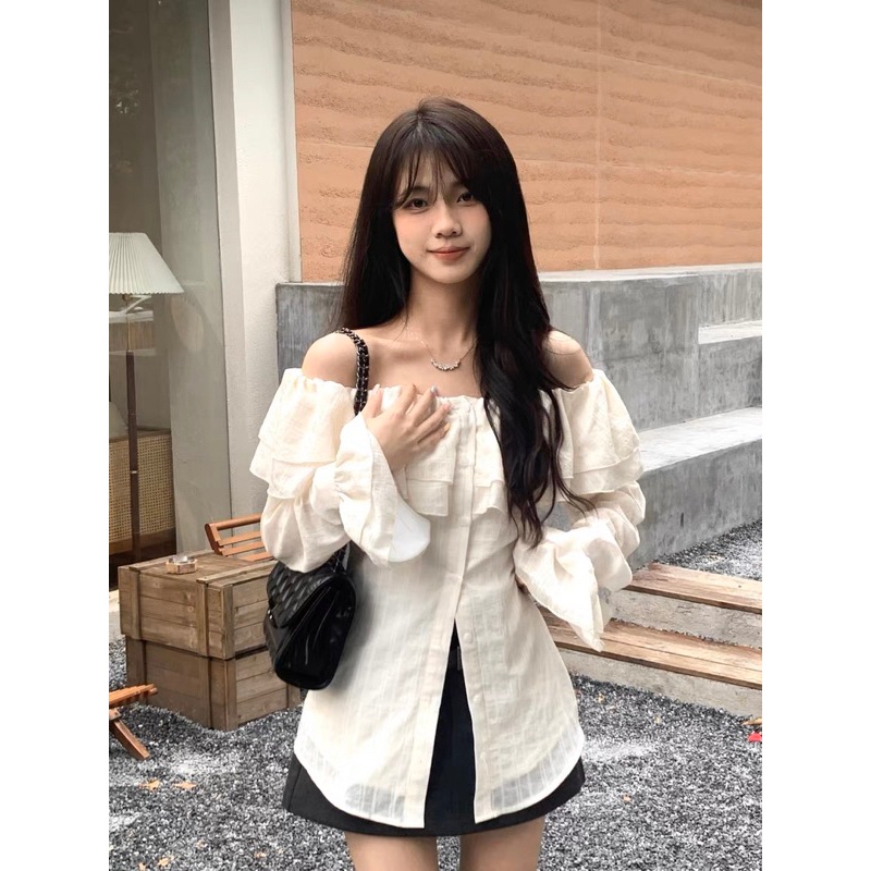 เสื้อปาดไหล่ผ่าแขนและชายแต่งระบายในเนื้อเล็กเสื้อเชิ้ตธรรมดาสีขาวน้ํานมบานแขนยาวผู้หญิงสําหรับสาวเกาหลี กับ