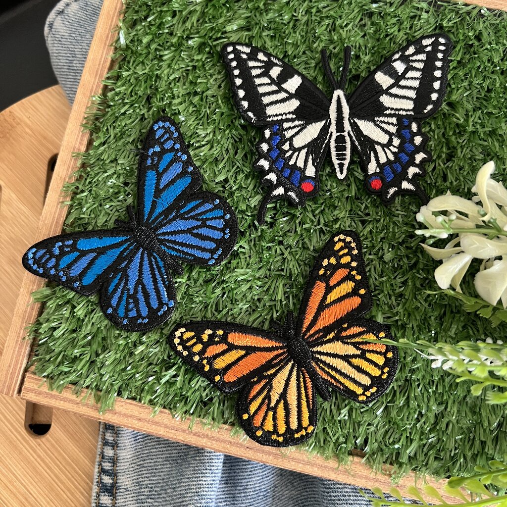ผีเสื้อ อาร์มปัก ตัวรีดติดเสื้อ ตัวรีด ติดกระเป๋า ติดหมวก ติดแจ๊คเก็ต iron on Embroidered Patch