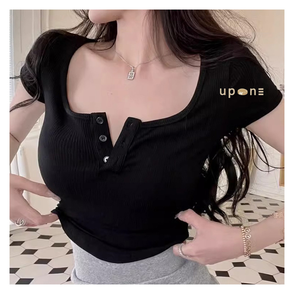เสื้อครอปคอเหลี่ยมแขนสั้น สีดำ สวยหรูดูดี

