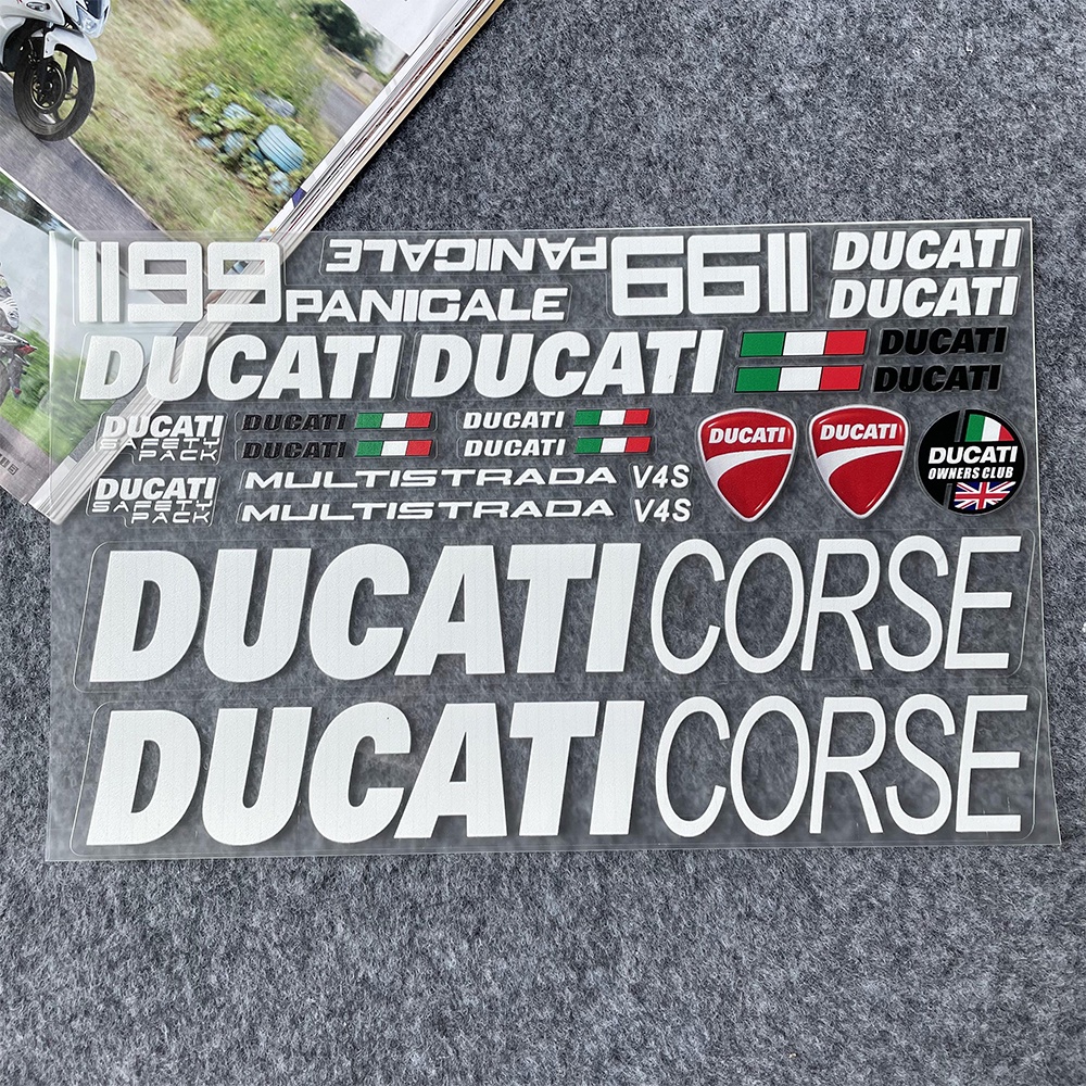 1 ชุดโลโก้ Ducati กันน้ำสติ๊กเกอร์ตกแต่งรถจักรยานยนต์หมวกกันน็อกการปรับเปลี่ยนอุปกรณ์เสริมสติ๊กเกอร์