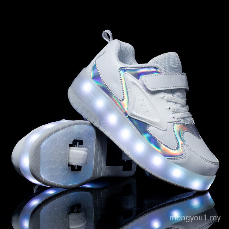 【คุณภาพสูง 100%】ใหม่ รองเท้าผ้าใบลําลอง มีล้อลาก มีไฟ LED 4 ยาง ชาร์จได้ หลากสีสัน สําหรับแม่ และลูก เหมาะกับการเล่นสเก็ตบอร์ด