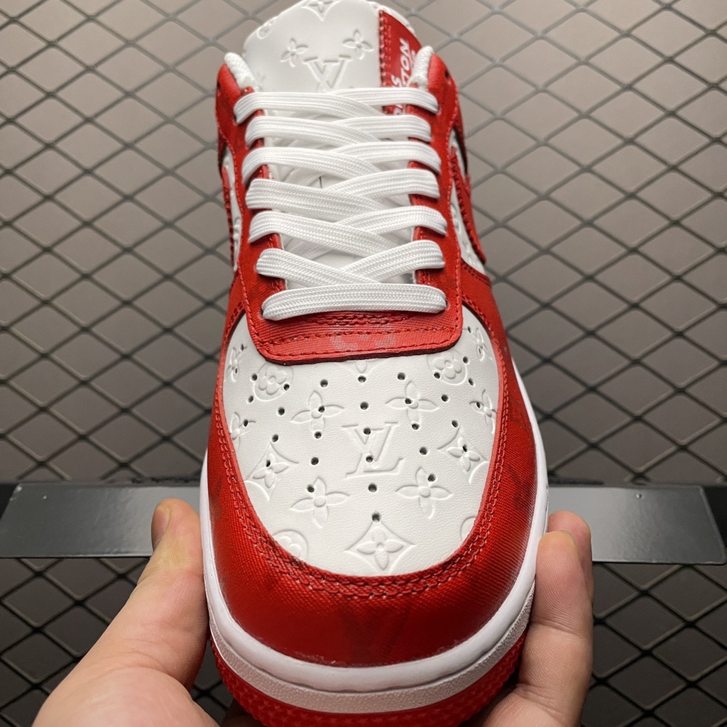 【OG Batch】AF1 Lv x Nike Air Force 1 ผ้าใบต่ำสำหรับสตรีและผู้ชายพร้อมกล่องสีแดงสีขาว รองเท้า free sh