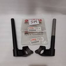 แฮนด์แบบคลิปออนขวา/ซ้ายของ yamaha แท้ r15 r 15 v2 2PK-F6122-00 2PK-F6121-00 FM