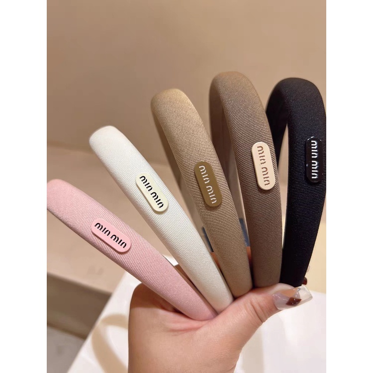 2023 สีดํา All-Match Simple Letter ที่คาดผมฟองน้ําที่คาดผมแฟชั่น