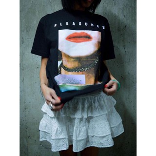 พร้อมส่ง PLEASURES เสื้อยืดลําลอง ผ้าฝ้าย แขนสั้น พิมพ์ลายริมฝีปาก ทรงหลวม