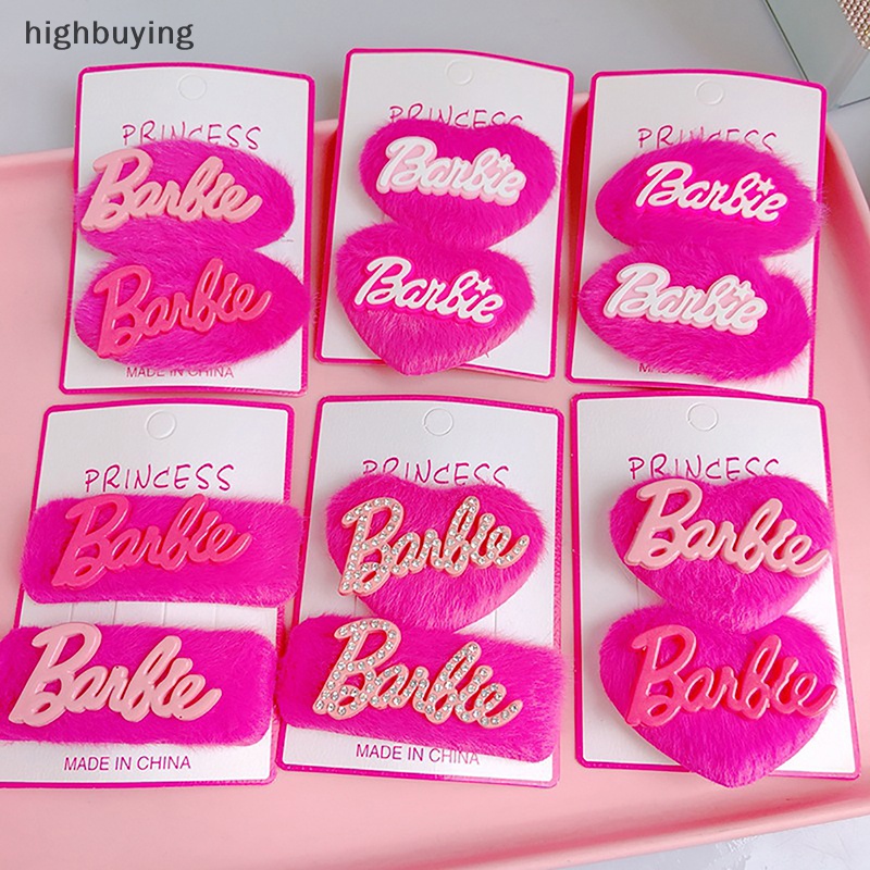 [highbuying] กิ๊บติดผมแฟชั่น ตุ๊กตาบาร์บี้ ตัวอักษร หัวใจ สีชมพู หวานแหวว กิ๊บติดผมหน้าม้า ด้านข้าง เครื่องประดับผม สําหรับเด็กผู้หญิง ใหม่ พร้อมส่ง