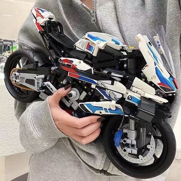 จัดส่งภายใน 48 ชั่วโมง BMW m1000RR