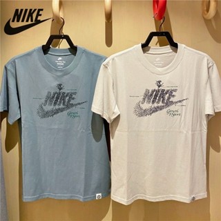 Nike เสื้อยืดคอกลม แขนห้าส่วน ผ้าฝ้าย 100% พิมพ์ลายทาง ทรงหลวม สําหรับผู้ชาย DN5135