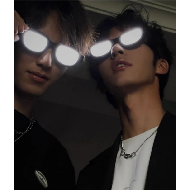 Edogawa Conan Light-emitting Glasses อะนิเมะญี่ปุ่นโคนันเดียวกัน LED เรืองแสง USB ชาร์จแว่นตาคอสเพลย์เทศกาลดนตรีผู้ชายผู้หญิงตลกเรืองแสงแว่นตาอุปกรณ์ประกอบฉากถ่ายภาพ
