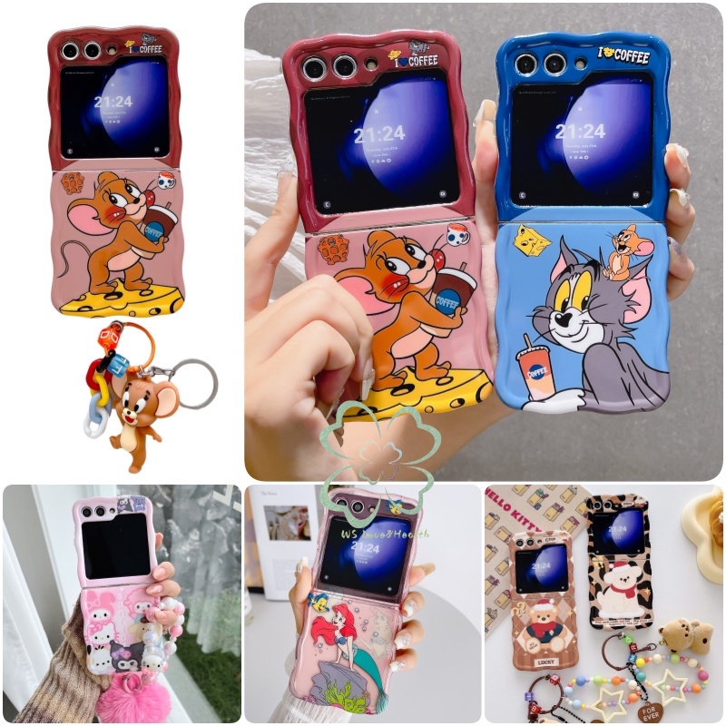 SAMSUNG จี้การ์ตูนน่ารักขอบคลื่นเคสนิ่มซัมซุง กาแลคซี Z พลิก 6 Z พลิก 5 Z พลิก 4 Z พลิก 3 ปลอกพร้อมสายรัดข้อมือกรอบหยักกันกระแทกฝาหลัง ซัมซุง Z พลิก 3 4 5