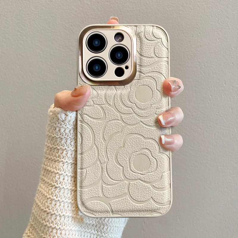 หรูหราชุบเลนส์โลหะ Camellia ดอกไม้หนังเคสโทรศัพท์สําหรับ iPhone 16 15 PRO MAX 14Promax Plus 11 12 13 PRO MAX 17Promax กันกระแทกผู้หญิง Girly ปลอก