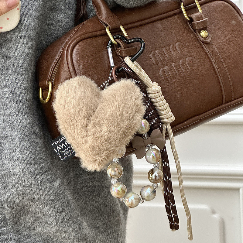 Mountaineering Buckle Plush Heart-shaped จี้พวงกุญแจสําหรับกระเป๋าผีเสื้อโบว์ตกแต่งของขวัญส่วนบุคคลสําหรับเพื่อน - รูปที่ 2
