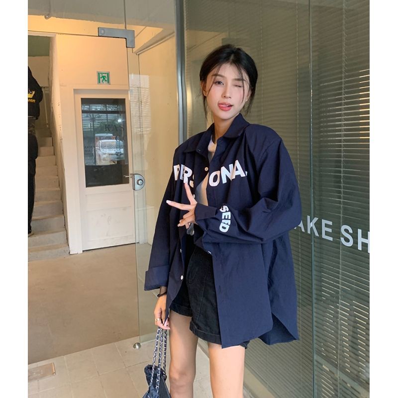 เสื้อเชิ้ตแขนยาว พิมพ์ลายตัวอักษร ทรงหลวม สไตล์อเมริกา สําหรับผู้หญิง