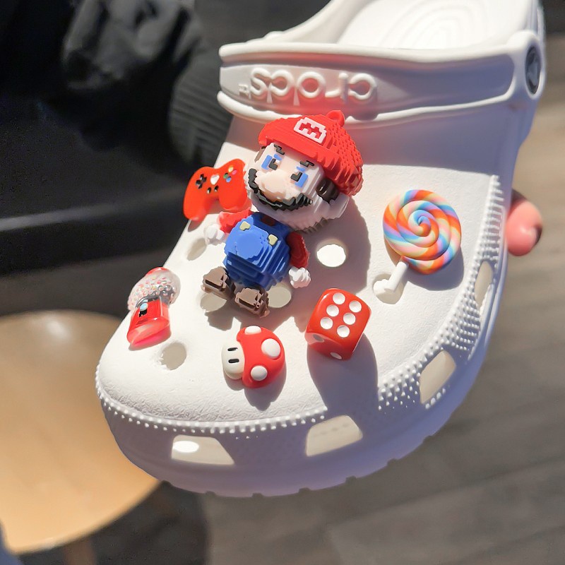 ชุดอุปกรณ์เสริม จี้การ์ตูน Super Mario Game Jibitz Crocs Biscuit Ice Cream Jibits Charm Pochacco Dount Croc Jibbits เหมาะกับผู้หญิง สําหรับตกแต่งรองเท้า