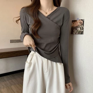 เสื้อแขนยาวคอวี ผ้ายืด นิ่ม ใส่สบาย เสื้อยืดเเขนยาวผู้หญิง