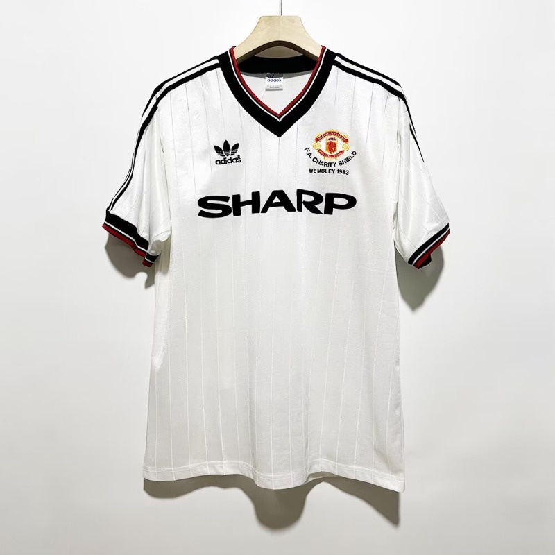 เสื้อกีฬาแขนสั้น ลายทีมชาติฟุตบอล Manchester United 1983 ทีมเยือน วินเทจ แห้งเร็ว เกรด AAA สําหรับผู