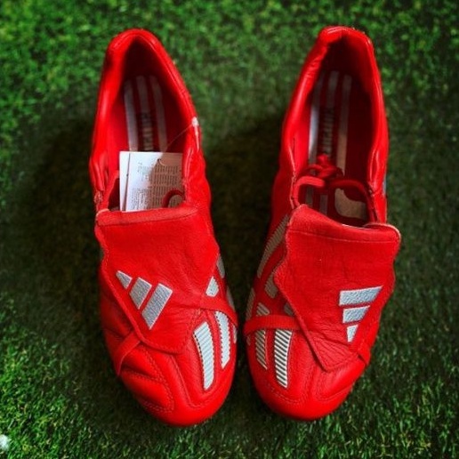 รองเท้าสตั๊ด รองเท้าฟุตบอล Adidas Predator Mania แฟชั่น