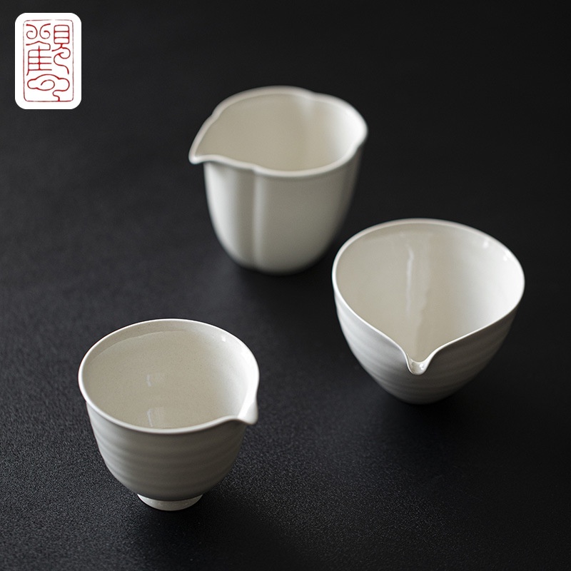 [Guanyun] ชุดถ้วยชาเซรามิค ไม้กังฟู เข้ากับทุกการแต่งกาย สําหรับผู้ชาย