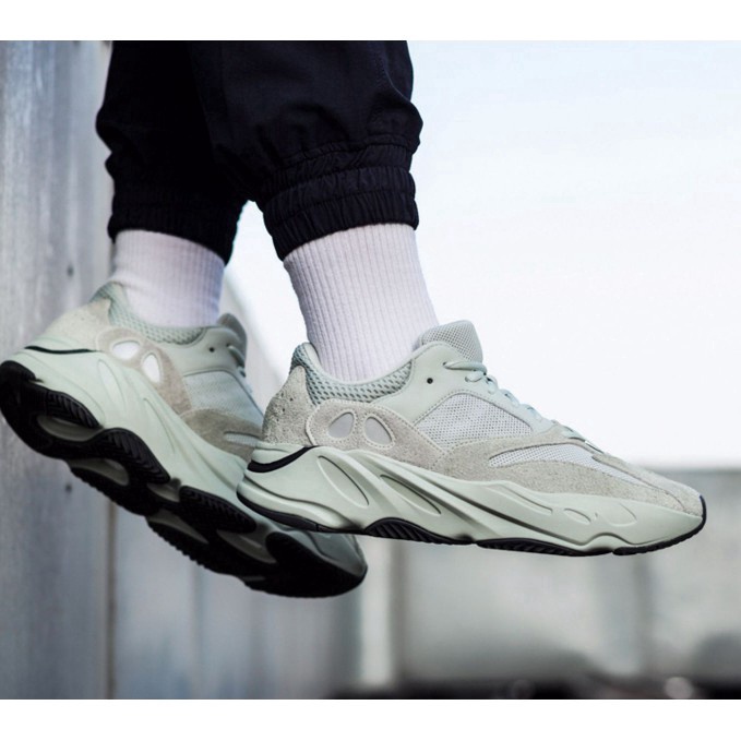 hot Adidas yeezy 700 v2  man and woman Shock absorption running shoes yeezy 700 v2