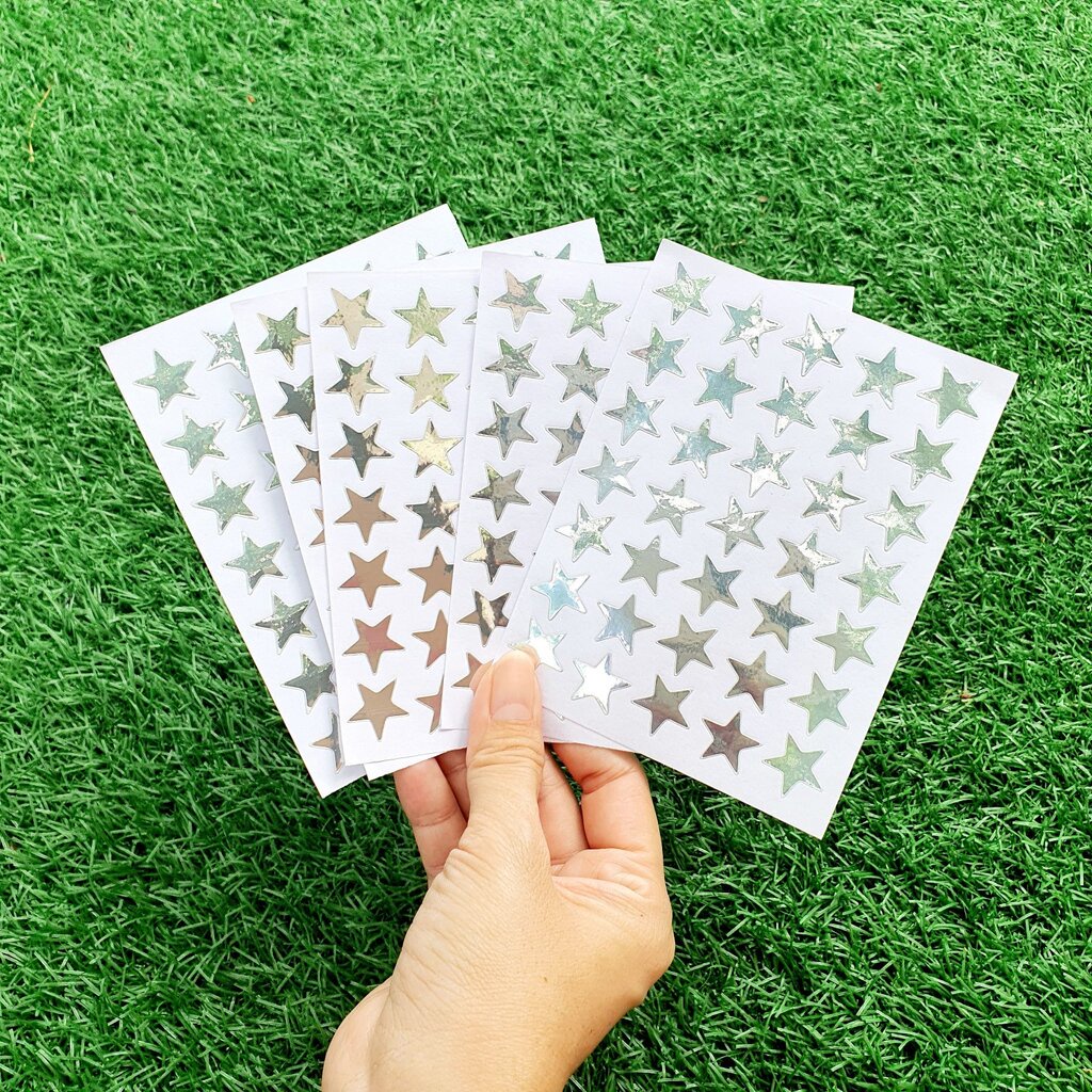 สติ๊กเกอร์ดาว สีเงิน (10 แผ่น) สีสันสดใส ติดไดอารี่ scrapbook งานฝีมือ ของเล่น ให้รางวัลเด็กดี