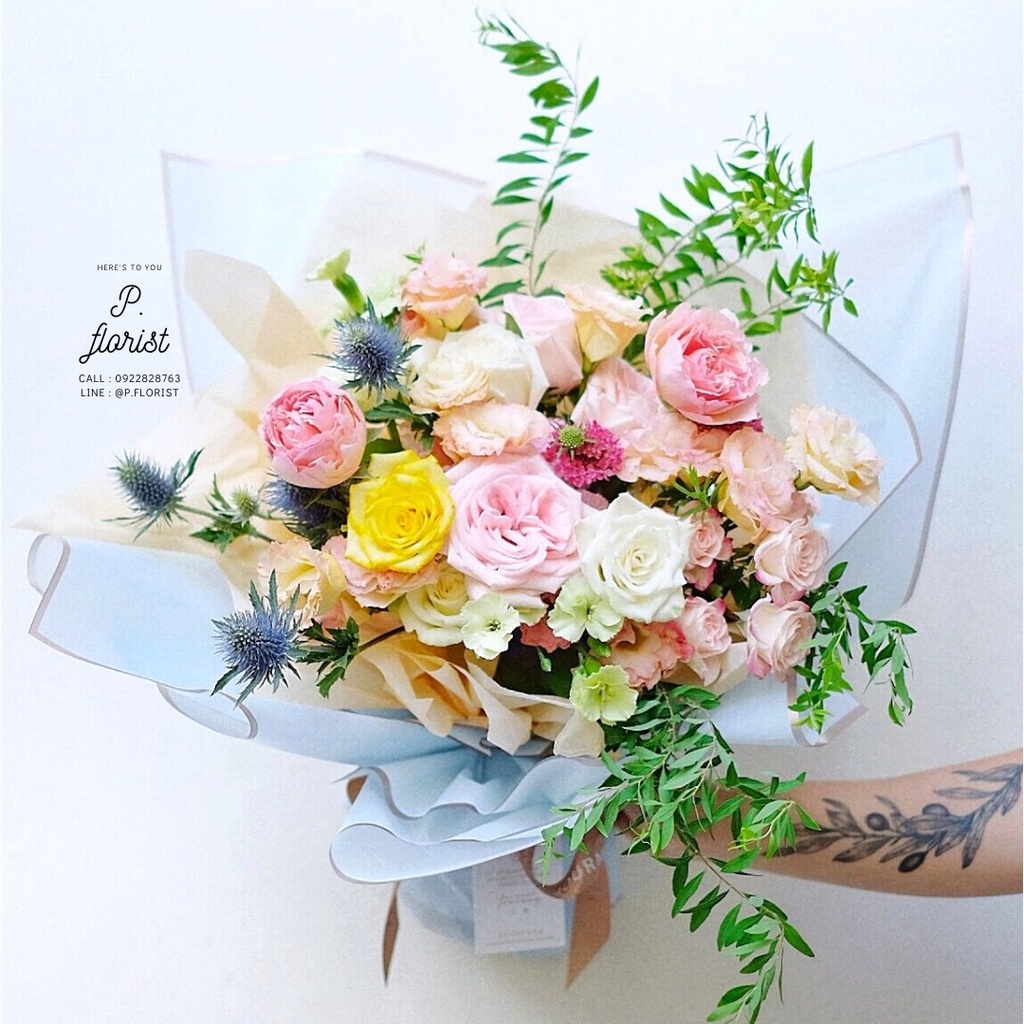 กระดาษฟลาวด์สีพื้นขอบทอง ขนาด 58x58 ซม. กระดาษห่อดอกไม้ กันน้ำ00%  แผ่นพลาสติกห่อดอกไม้ อุปกรณ์จัดช่อดอกไม้ ดอกไม้ปลอม