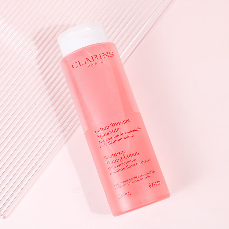 Clarins Soothing Toning Lotion 200ml คลาแรงส์ โลชั่นปรับสภาพผิวที่ช่วยปรับสมดุลของผิวแห้งมากหรือผิวบอบบางแพ้ง่าย. - รูปที่ 2