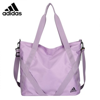  【พร้อมส่ง】 ของแท้ 100% กระเป๋าสะพายไหล่ ผ้าแคนวาส ปักลายโลโก้ Adidas สีม่วง สําหรับสตรี