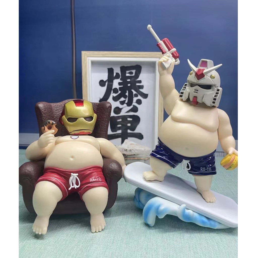 จัดส่งจากประเทศไทย โมเดลฟิกเกอร์ GUNDAM Iron Man Fat Otaku Series The Avengers Kawaii ของเล่น สําหรับตกแต่งบ้าน เก็บสะสม