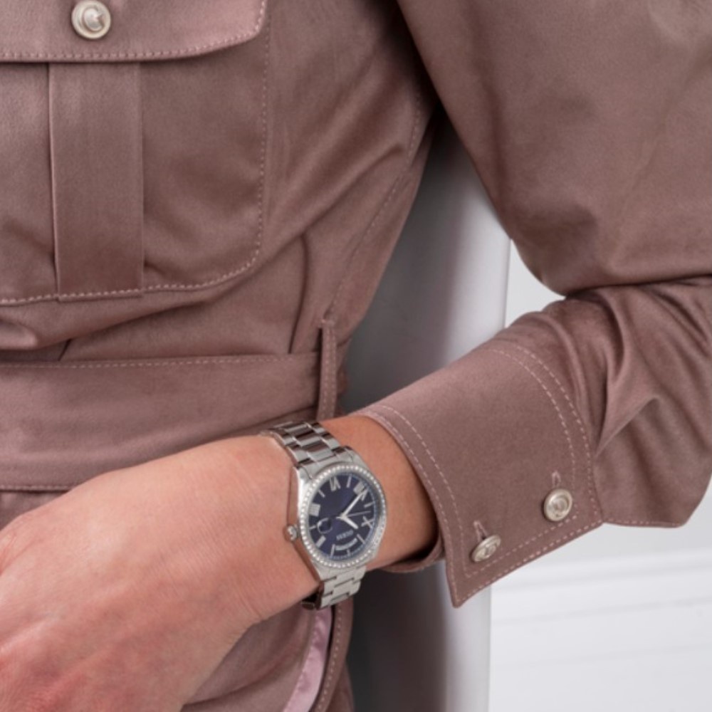 Watch Shop GUESS นาฬิกาข้อมือผู้หญิง รุ่น GW0307L1 สีเงิน