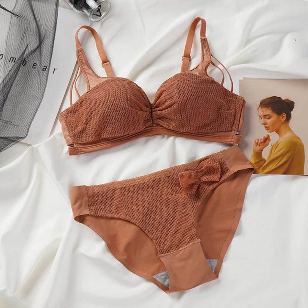 พร้อมส่ง เสื้อในเเฟชั่นสำหรับผู้หญิง  เสื้อชั้นใน​ ไร้โครง - รูปที่ 3