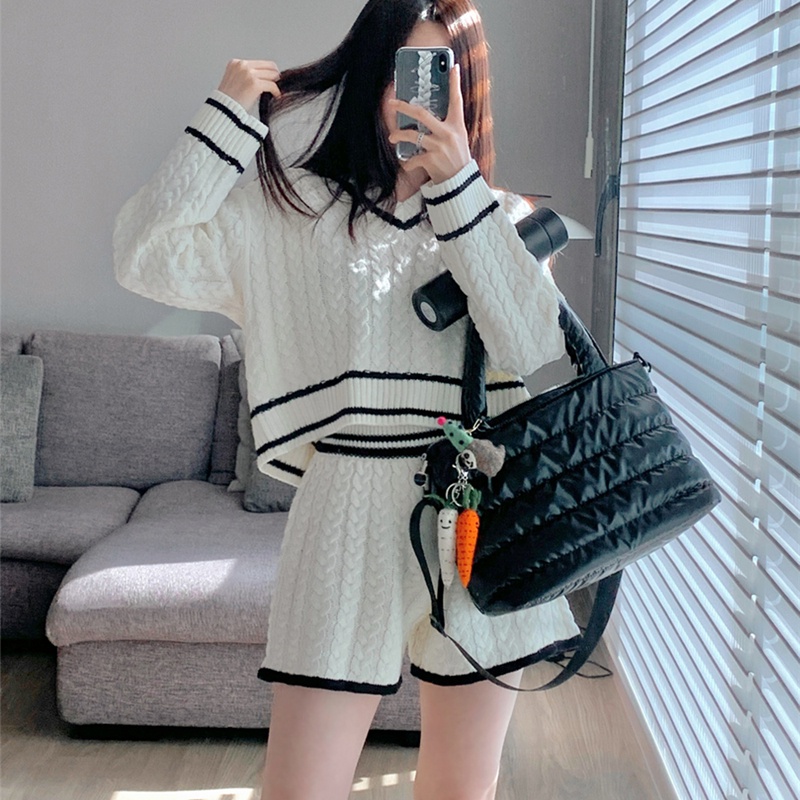 เสื้อกันหนาว คอวี แขนยาว และกางเกงขาสั้น สไตล์ใหม่ แฟชั่นฤดูใบไม้ร่วง สําหรับผู้หญิง