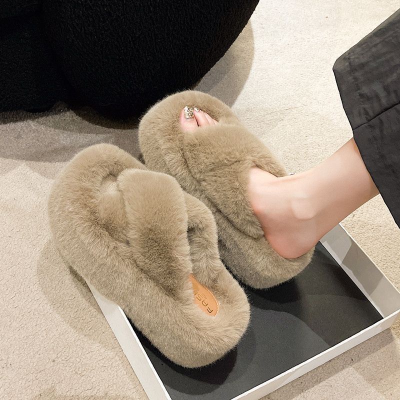 เพิ่มความสูง 7 ซม.ปุยหนาSoled Furry รองเท้าแตะผู้หญิงฤดูใบไม้ร่วงฤดูหนาวสวมใส่ด้านนอก 2024 สไตล์ใหม่เพิ่มความสูงฤดูใบไม้ร่วงรองเท้าแตะหอพัก GUZO