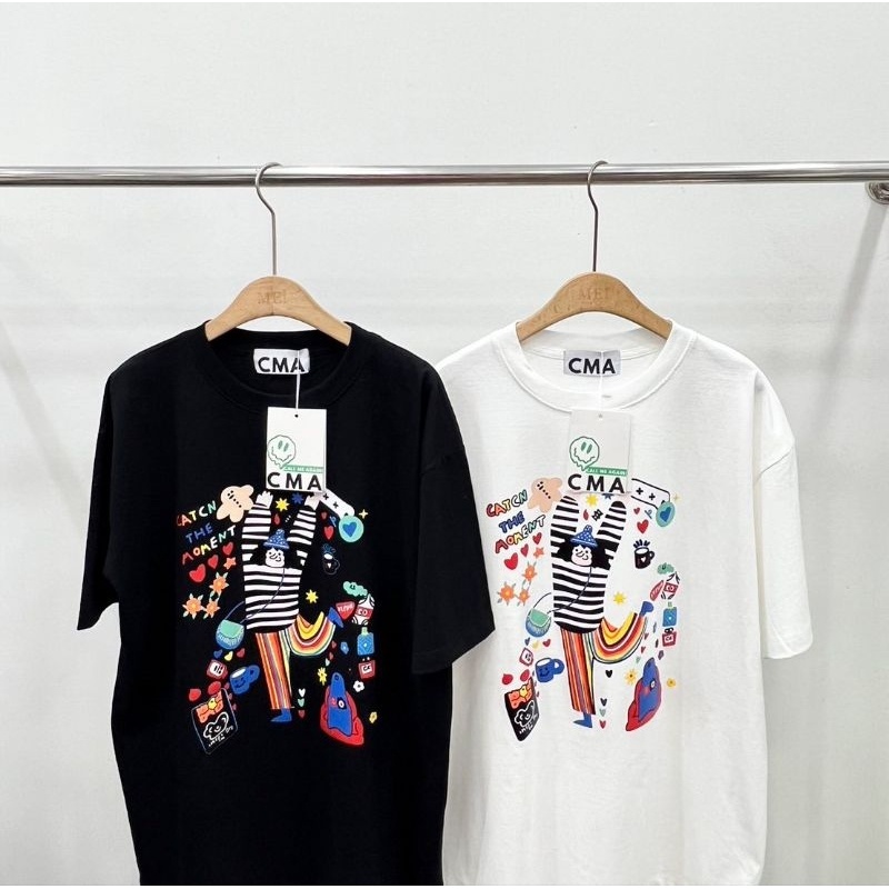 อ่อนนุ่ม 6 🍃💐ลาย Moment🔥🔥เสื้อยืด CMA ทรง Oversize อก 44-46" ผ้าคอตตอน 💯