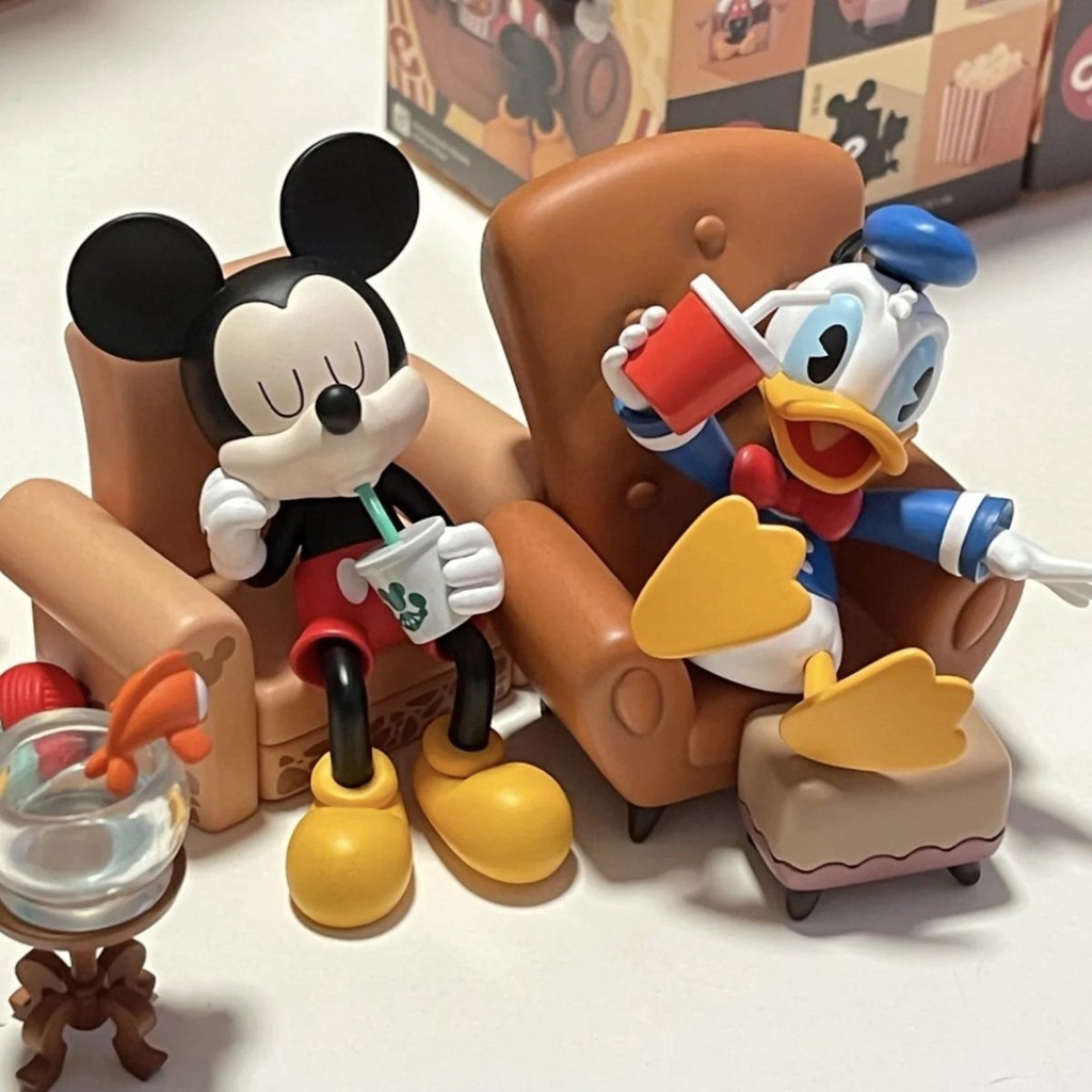 【ของแท้】52TOYS Disney Mickey and Friends Get Together Time Series กล่องสุ่ม การ์ตูนดิสนีย์ มิกกี้ มิตรภาพ ของขวัญเซอร์ไพรส์ แฟชั่น สําหรับตกแต่งสํานักงาน เด็ก