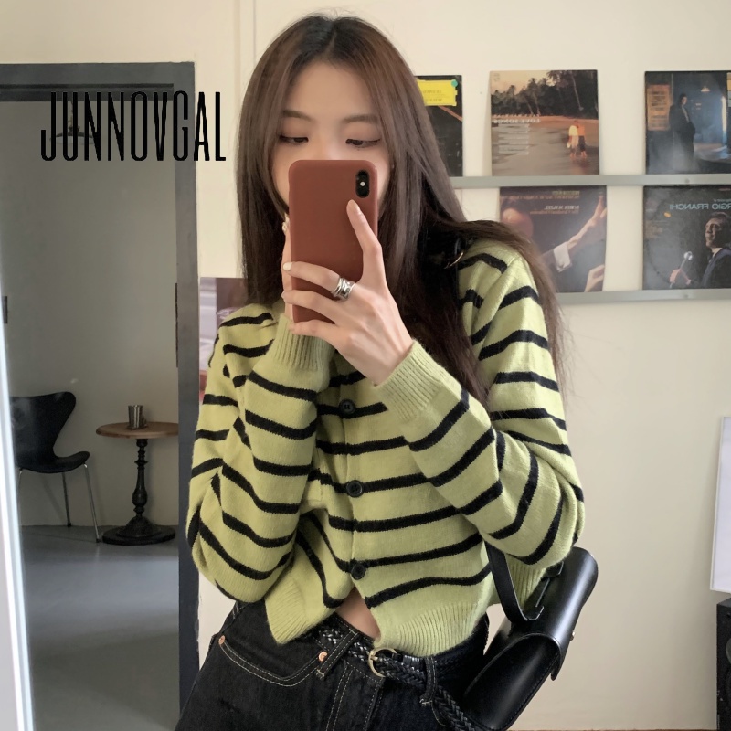 Junnovgal เสื้อคาร์ดิแกน ผ้าถัก ลายทาง สไตล์เรโทร เข้ารูป สีตัดกัน สําหรับผู้หญิง 2024