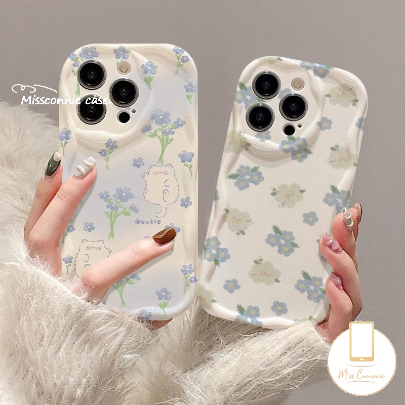 เคสโทรศัพท์มือถือ ขอบโค้ง ลายดอกไม้ แมวน่ารัก สีฟ้า สําหรับ Samsung A05 A50 A12 A24 A51 A54 A23 A52 A53 A11 A04 A30 A03s A20s A14 A21s A10s A13 A05s A34 A04s A30s A32 A31 A02s A50s A04E