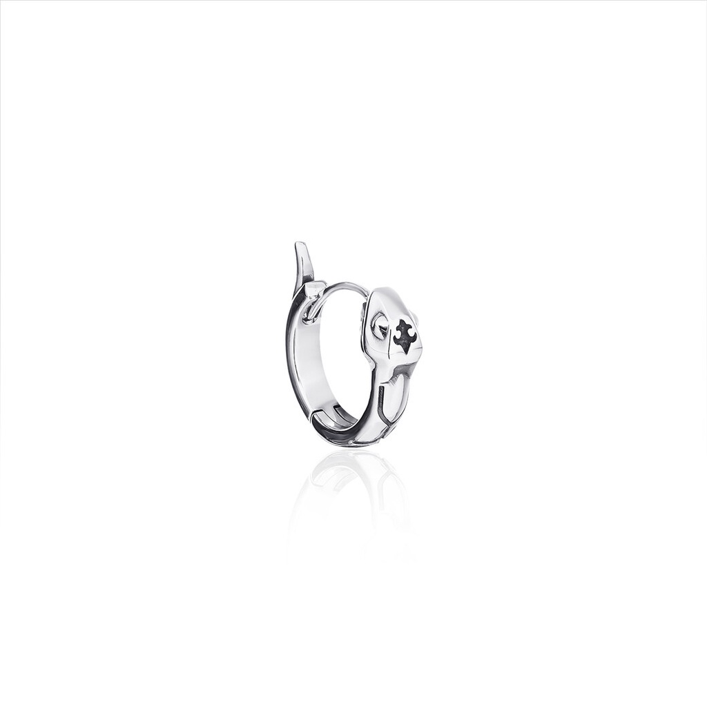 The Gorgon Serpent Huggie earring ต่างหูห่วงเงินแท้ 925 แกะมือรูปงูอสรพิษยุคกลาง ขัดเงาลงดำ **จำหน่ายเป็นชิ้น/ข้าง**