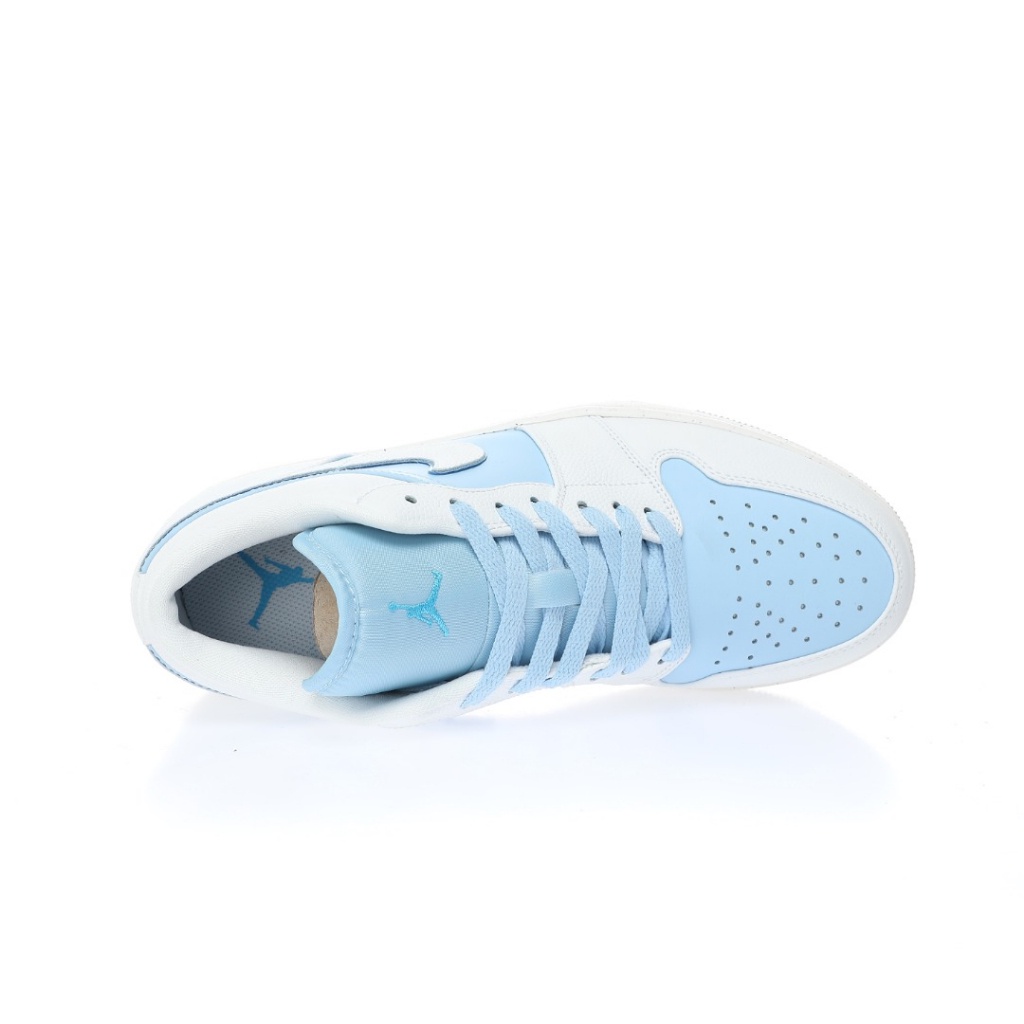 （จัดส่งฟรี）Nike Wmns Air Jordan 1 Low GS"Reverse Ice Blue" รองเท้าวิ่ง รองเท้า DV1299-104