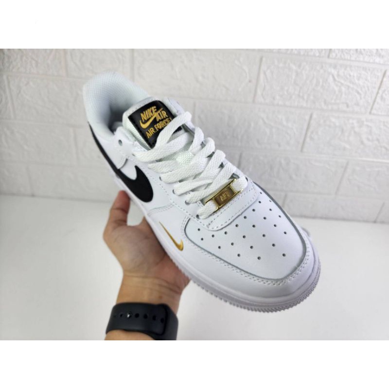 รองเท้าที่ดี Air Force 1 Low Essential White Black Gold Running PK God Sneaker Shoes for Men แฟชั่น